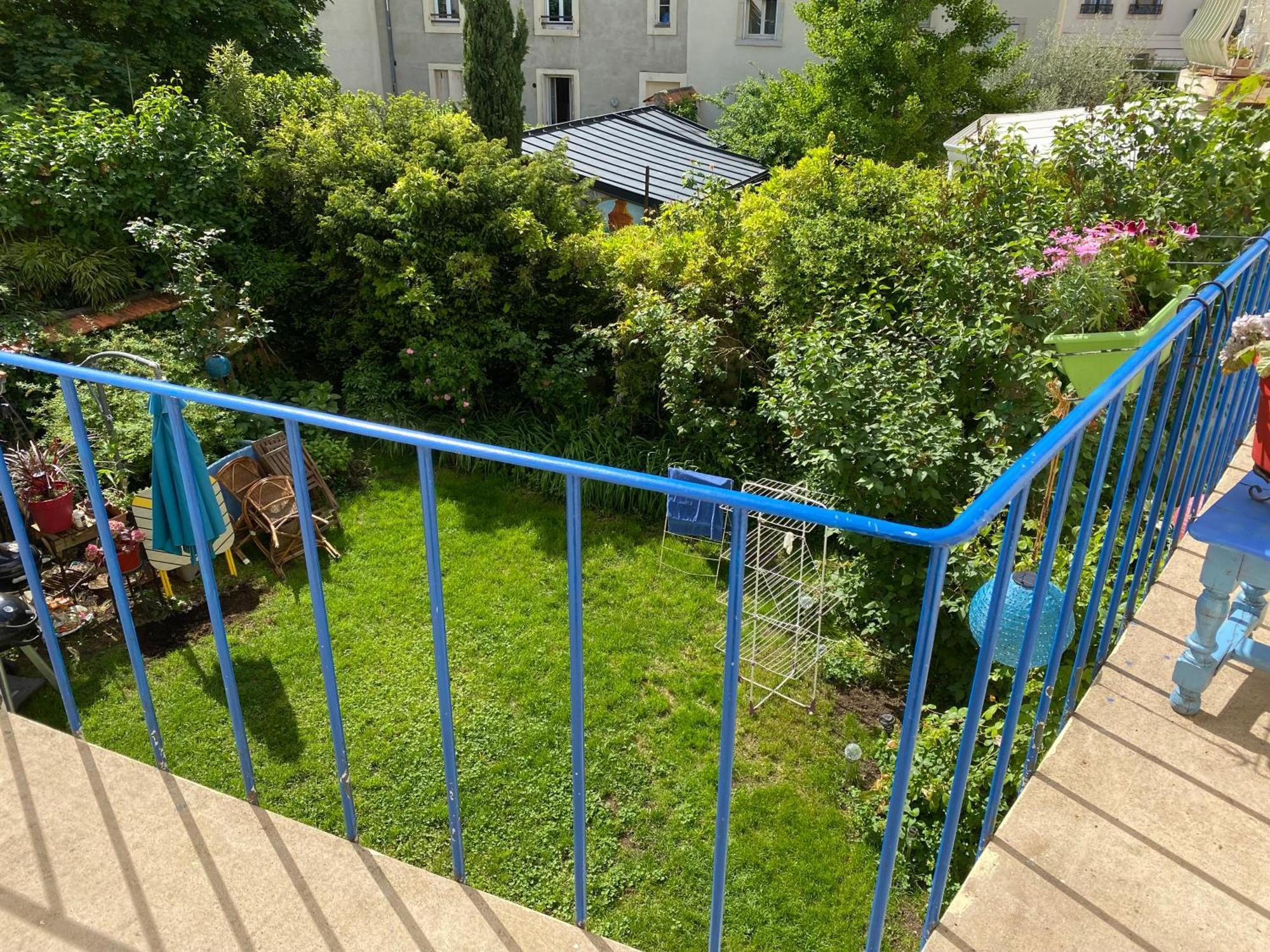 Haut De Jardin Dans Une Maison Dijon Exterior photo