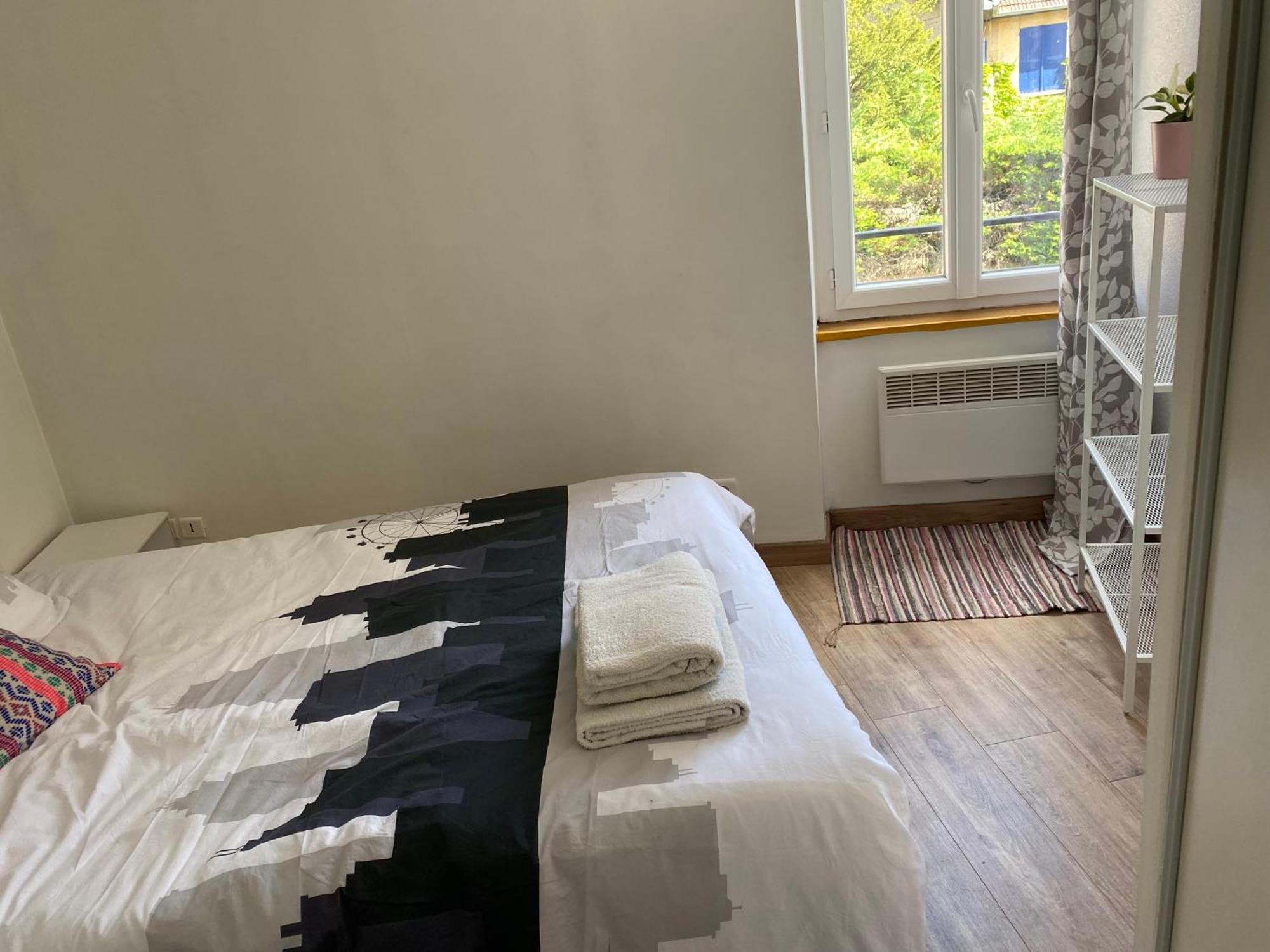 Haut De Jardin Dans Une Maison Dijon Exterior photo